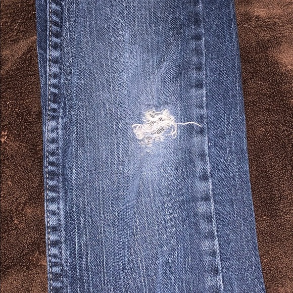 Boys size 5 ripped jeans - Picture 3 of 3